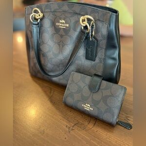 Coach purse and matching wallet